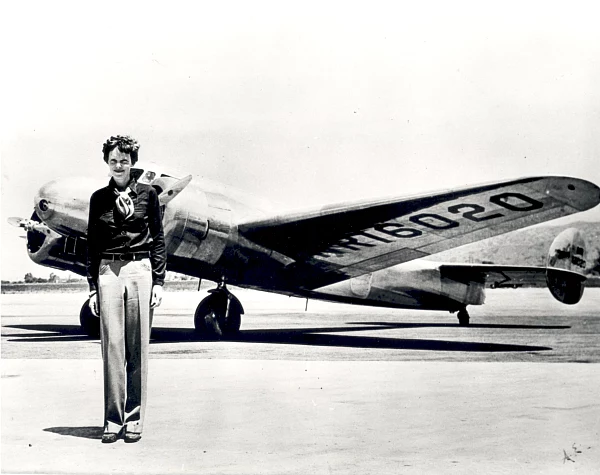 Amelia-Earhart-GPN-2002-000211.jpg