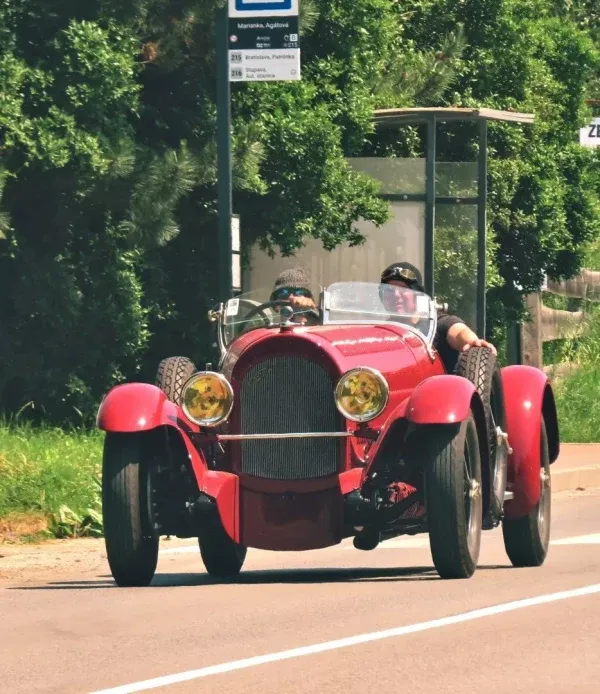 Alfa-Romeo-8C.jpg