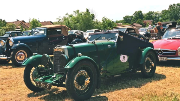 Aston-Martin-2.jpg