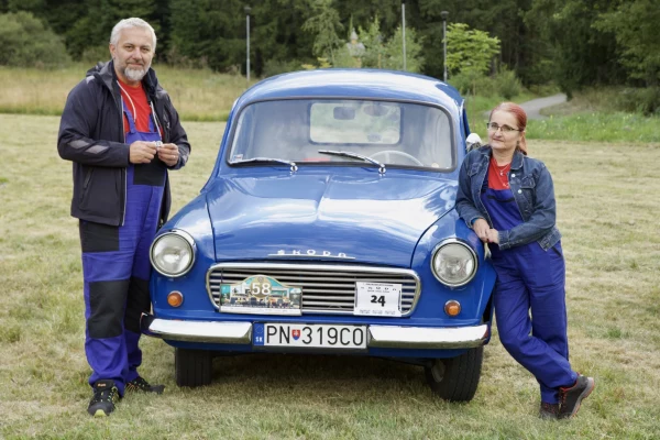 oktavia-modra.jpeg